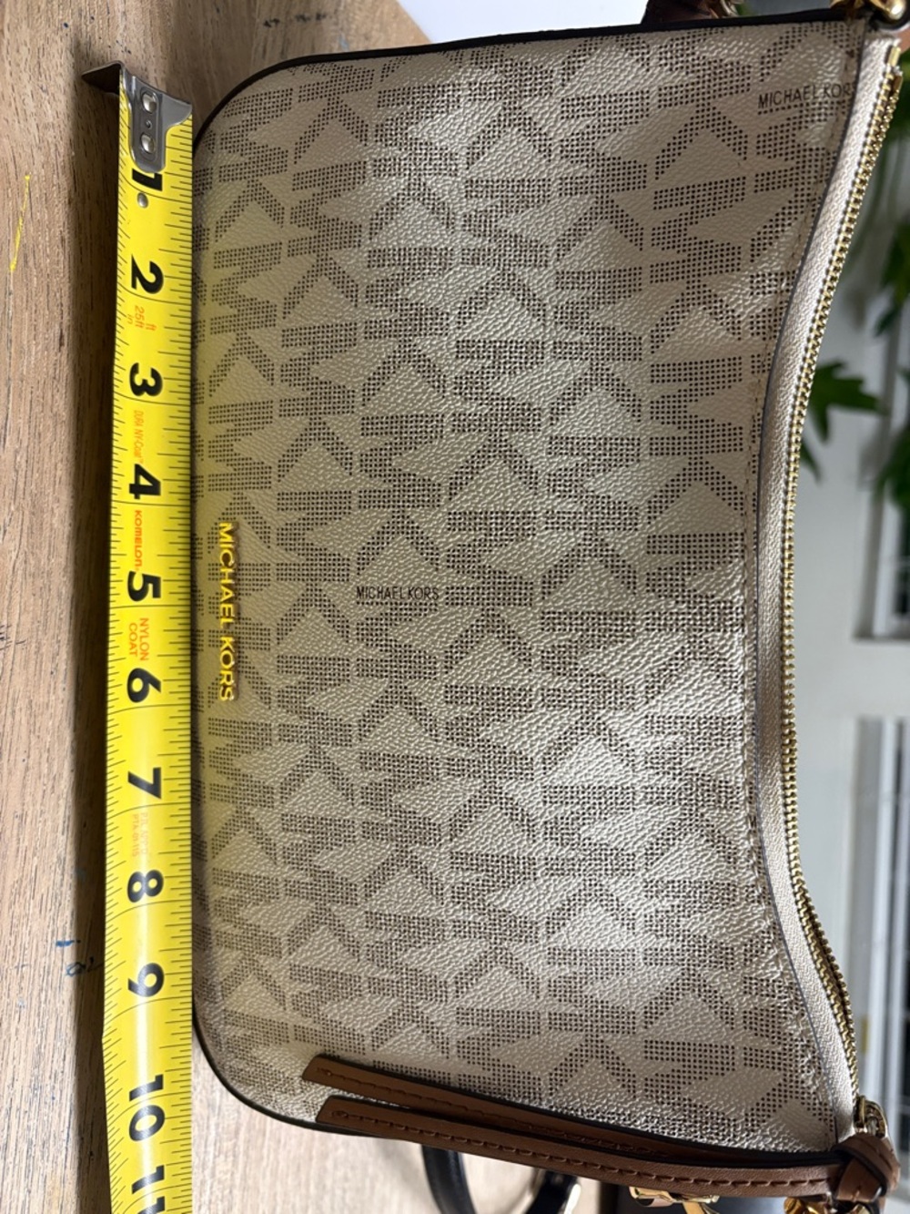 Michael Kors Cream and Brown Signature Shoulder Bag - Picture 8 of 13